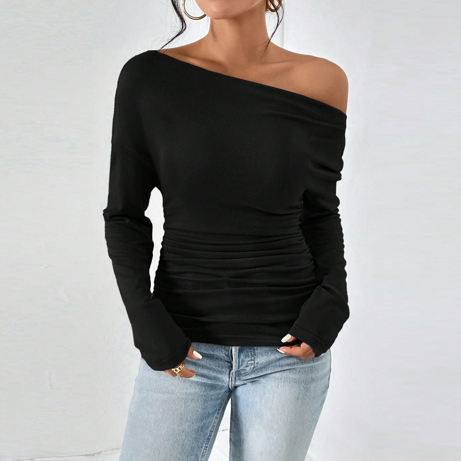 thumbnail image 2 of Blusa asimétrica con hombros descubiertos para mujer: camisa ajustada de manga larga con fruncidos para salir en otoño, 2 of 4
